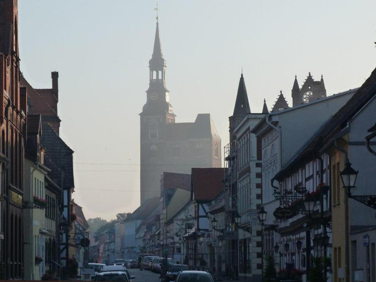 Brezelhaus Villa Tangermunde Bagian luar foto